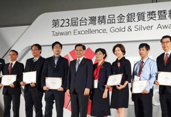 卡訊電子BXB創新有成-五項產品榮獲2015 台灣精品獎!