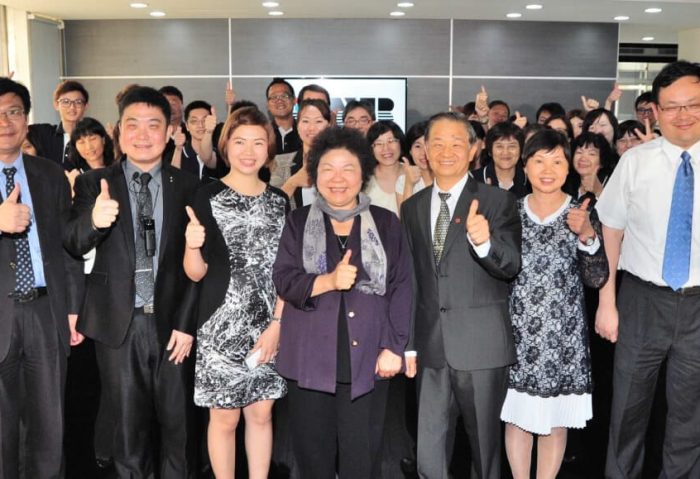 卡訊研發成果亮眼，高雄市長陳菊親自訪視